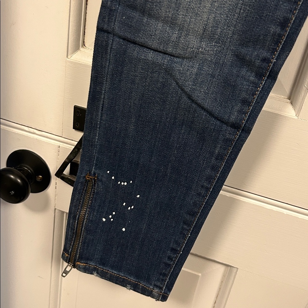 Banana Republic Splatter Paint Jeans with Ankle Zippers. Excellent Condition. - Picture 4 of 7